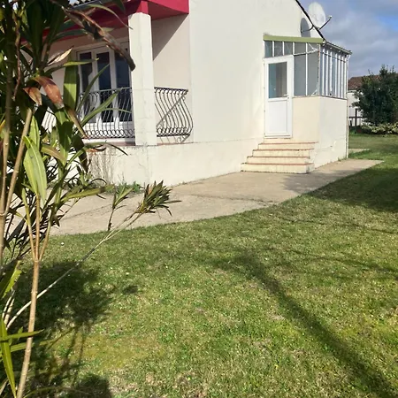 Charmante Maison Proche Ocean Holiday home Chaillevette