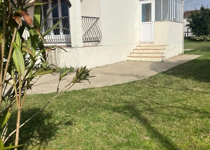 Charmante Maison Proche Ocean Holiday home Chaillevette